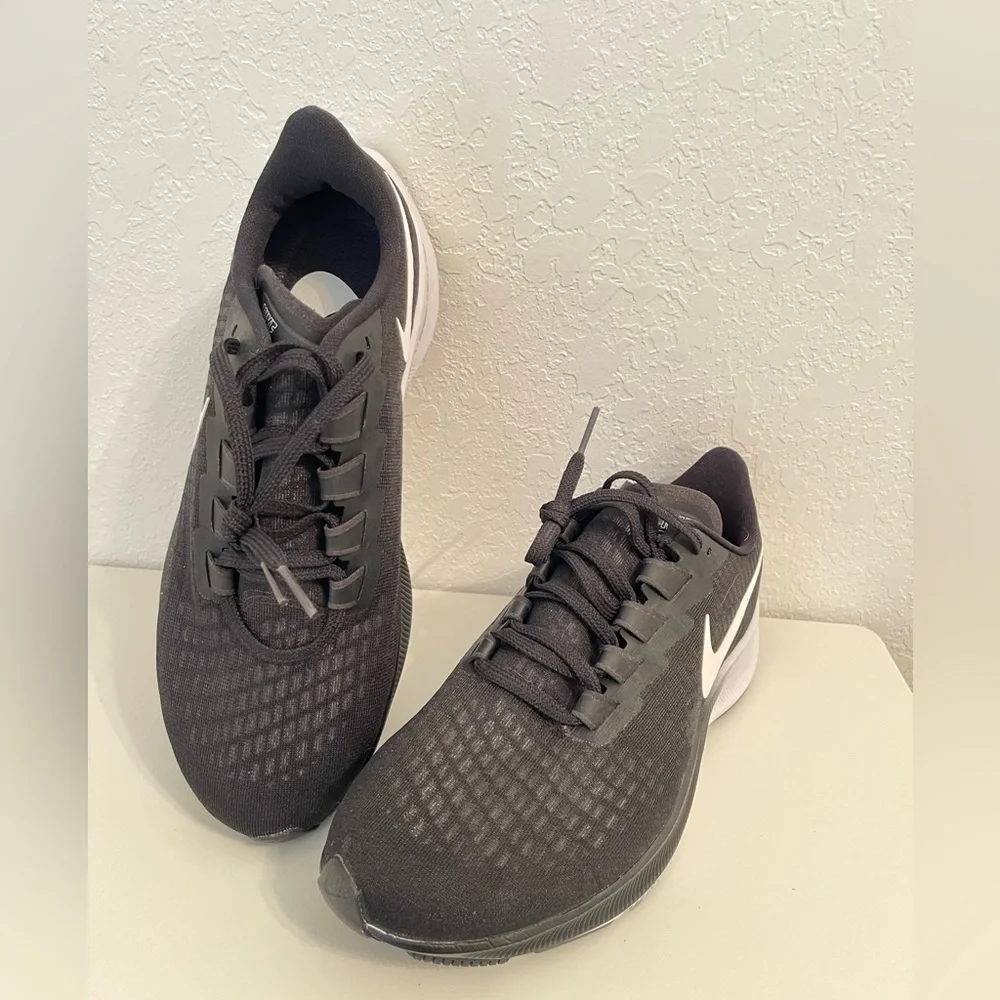 NWOT Nike Air Zoom Pegasus 37, Black Size 8 - Picture 3 of 12